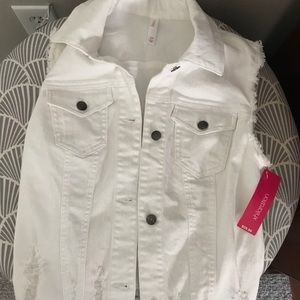 NWT Women’s Cropped Denim Jacket